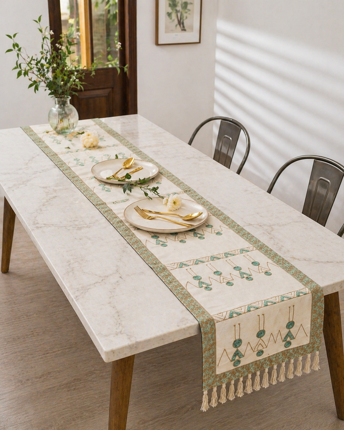 TABLE RUNNER